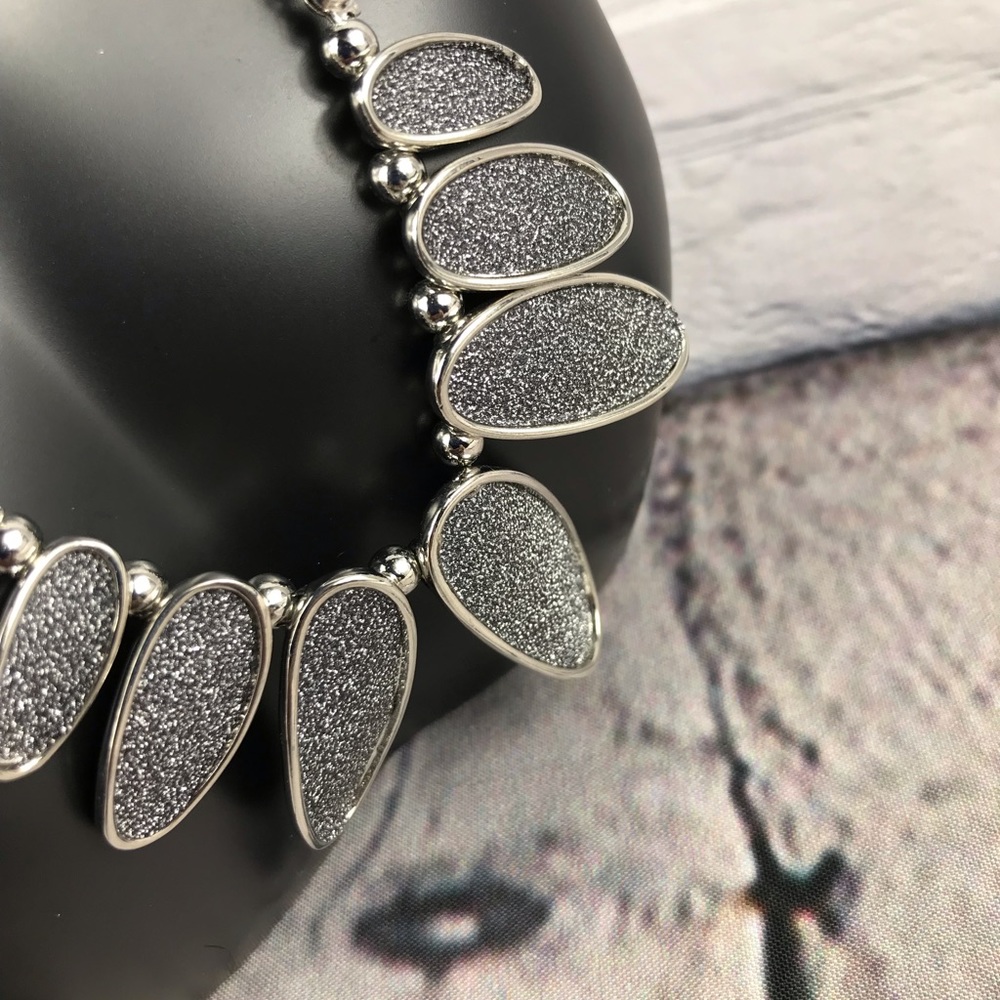 Jewelry - Picture 3 of 11